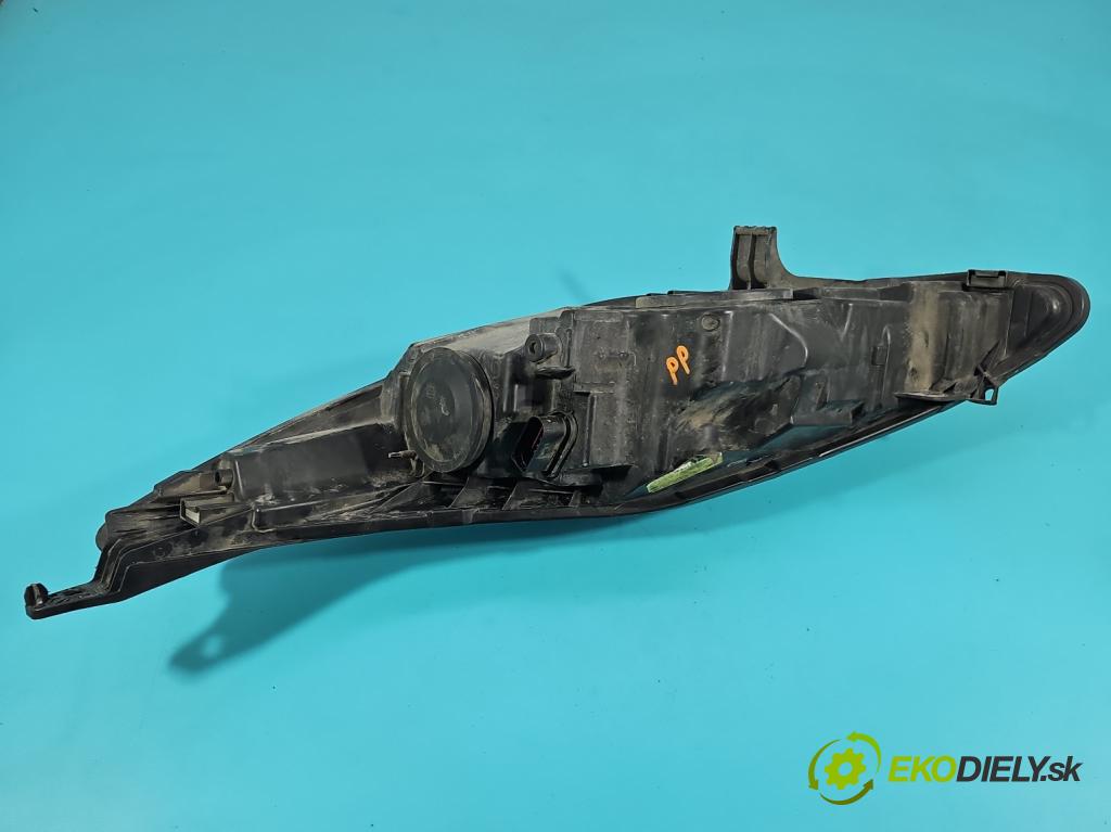 Ford Fiesta Mk7 2008-2017 1.2 16V 82 HP manual 60 kW 1242 cm3 3- Reflektor: pravý 8A61-13W029-CD (Svetlo predné pravé)