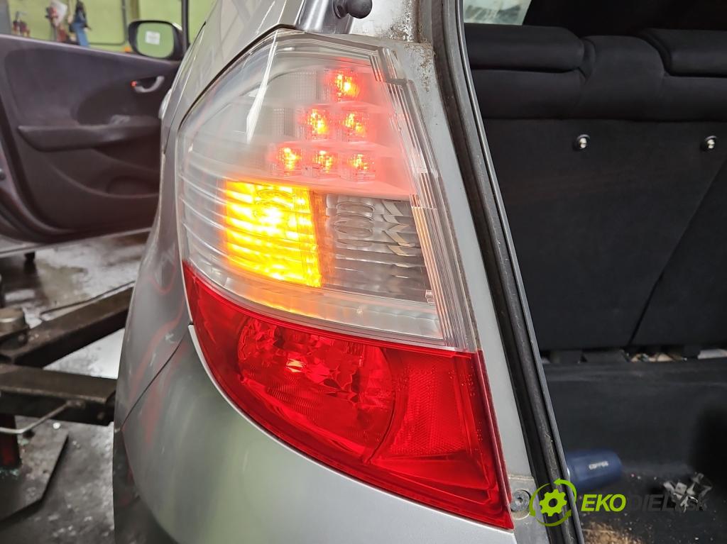 Honda Jazz III 2008-2014 1.3 16V 99 hp automatic 73 kW 1339 cm3 5- světlo zadní levé  (Klika dveří ostatní)