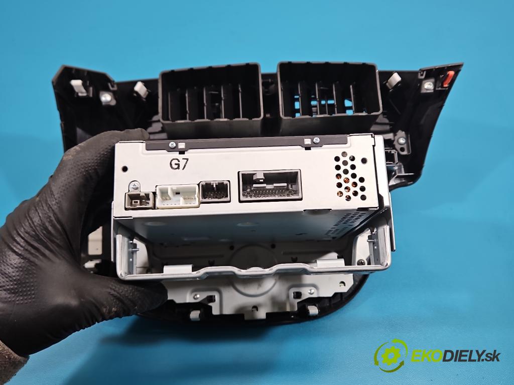 Honda Jazz III 2008-2014 1.3 16V 99 HP automatic 73 kW 1339 cm3 5- Radio originál 39101-TF0-G216-M1