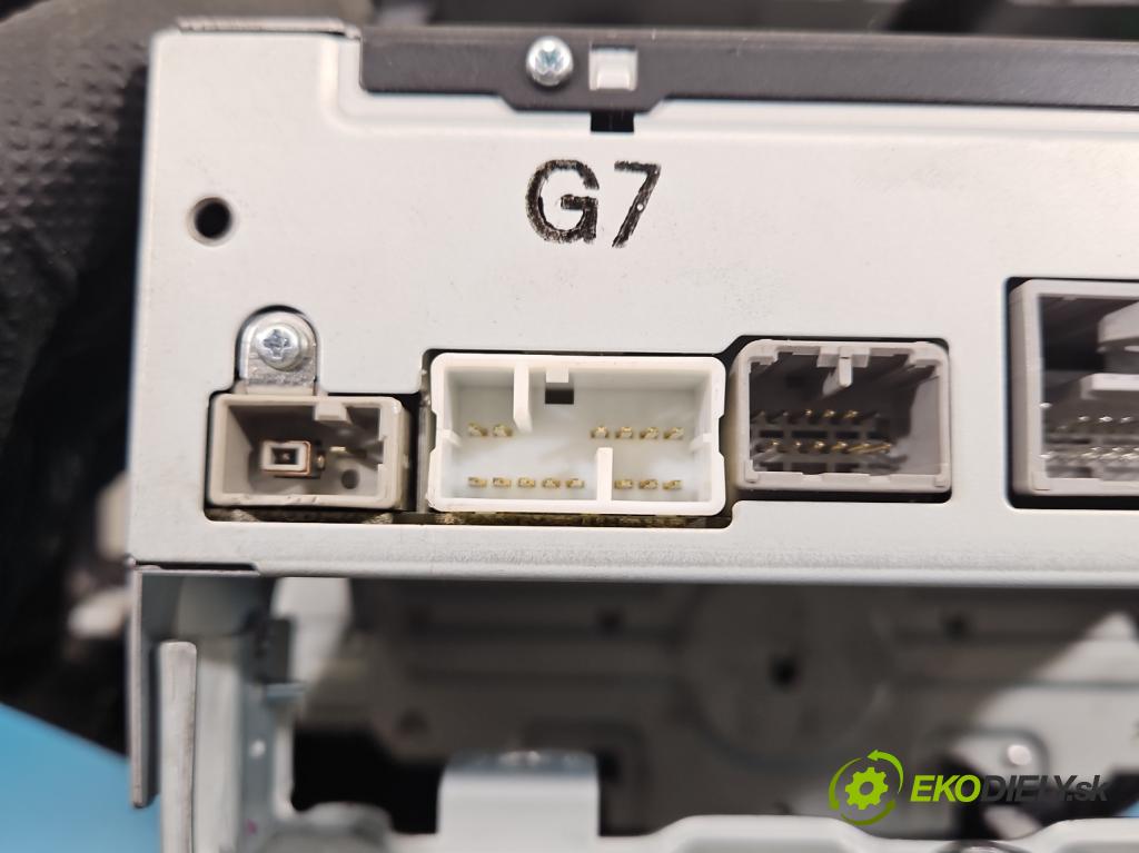 Honda Jazz III 2008-2014 1.3 16V 99 HP automatic 73 kW 1339 cm3 5- Radio originál 39101-TF0-G216-M1