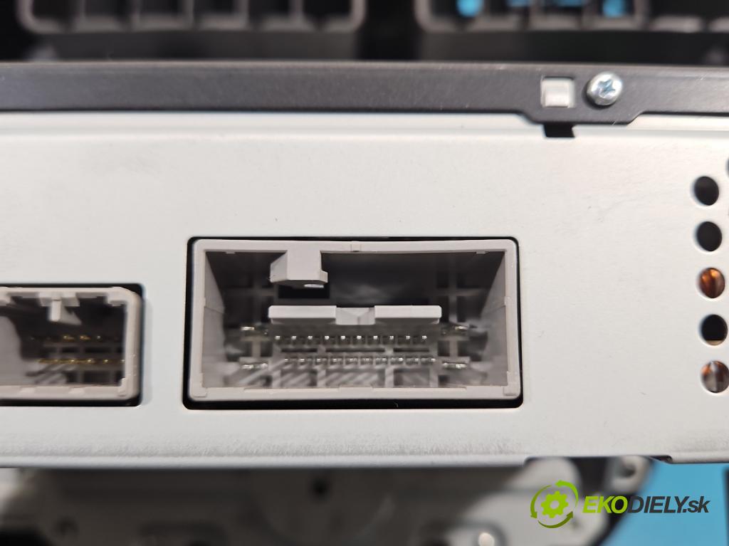 Honda Jazz III 2008-2014 1.3 16V 99 HP automatic 73 kW 1339 cm3 5- Radio originál 39101-TF0-G216-M1