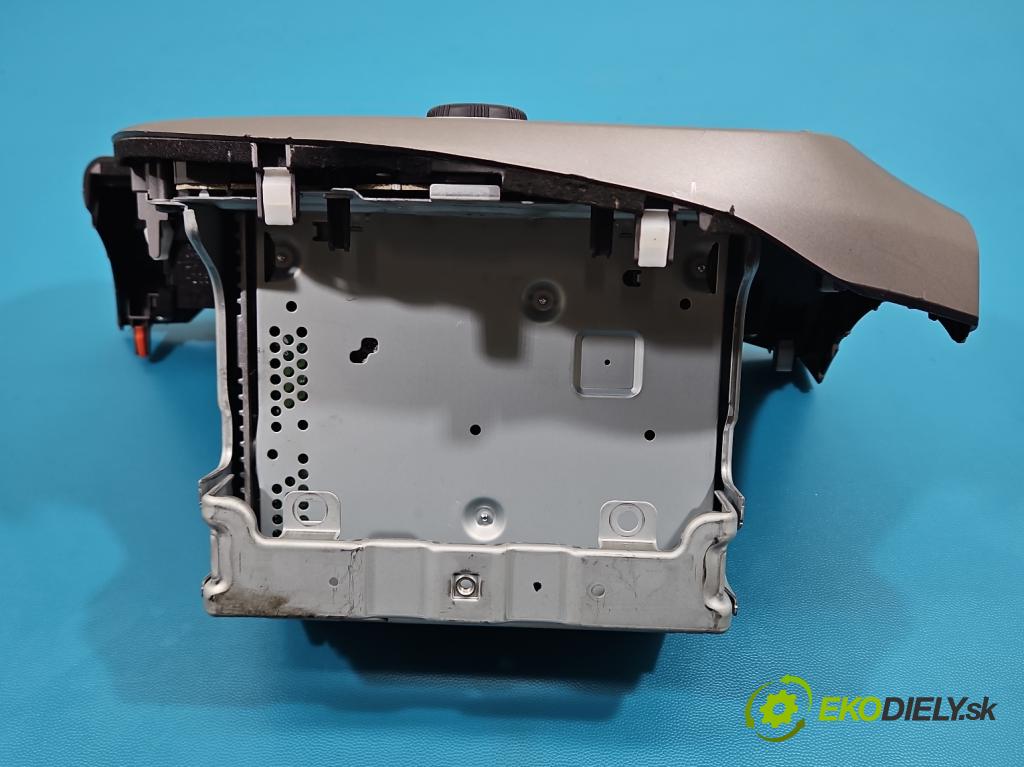 Honda Jazz III 2008-2014 1.3 16V 99 HP automatic 73 kW 1339 cm3 5- Radio originál 39101-TF0-G216-M1