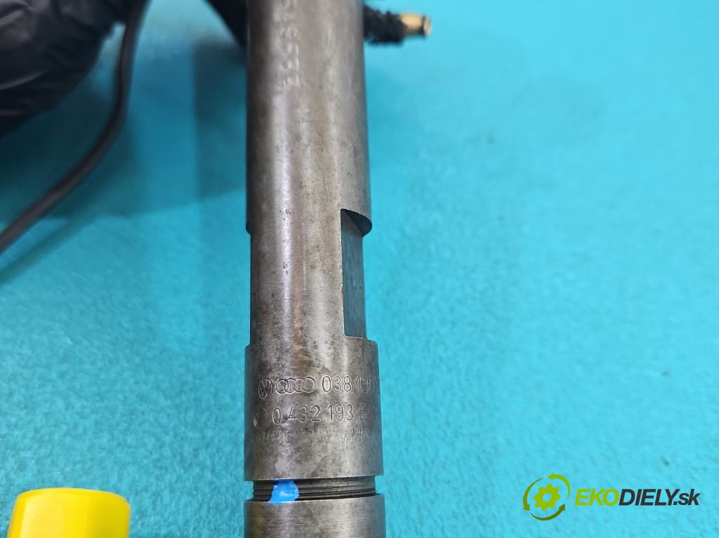 Seat Leon I 1999-2005 1.9 tdi 110 HP manual 81 kW 1896 cm3 5- vstrek 038130202E (Vstrekovač paliva)