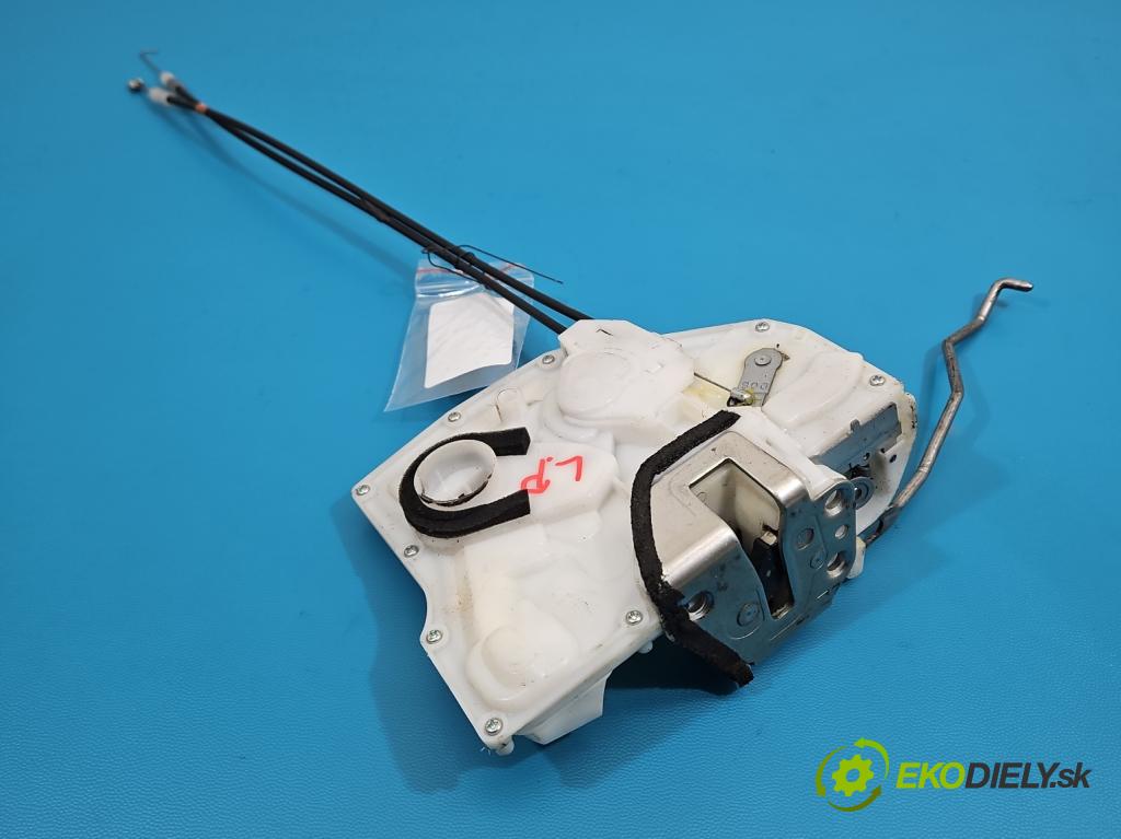 Suzuki SX4 I 2006-2014 1.6 16v 120 hp manual 88 kW 1586 cm3 5- zámek přední levý