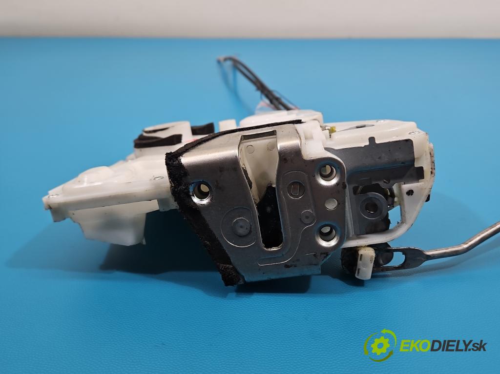 Suzuki SX4 I 2006-2014 1.6 16v 120 hp manual 88 kW 1586 cm3 5- zámek přední levý