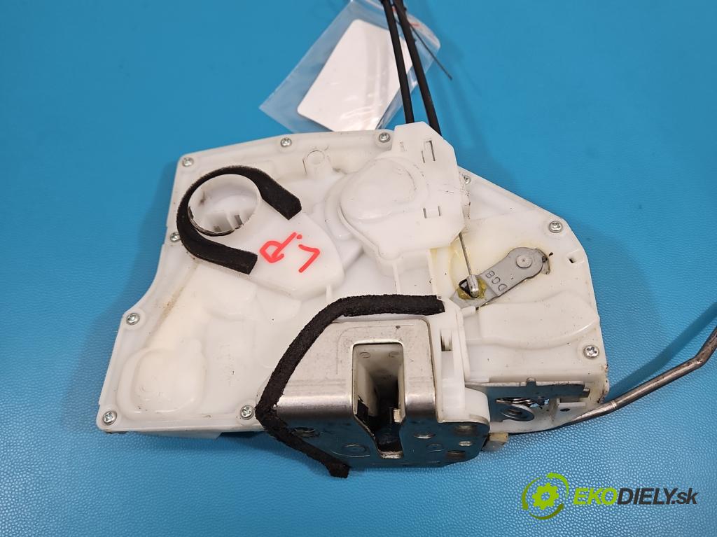 Suzuki SX4 I 2006-2014 1.6 16v 120 hp manual 88 kW 1586 cm3 5- zámek přední levý