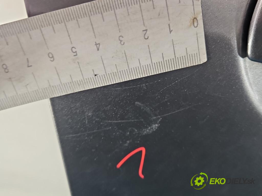 Honda Jazz III 2008-2014 1.3 16V 99 hp automatic 73 kW 1339 cm3 5- dveře přední pravé  (Klika dveří ostatní)