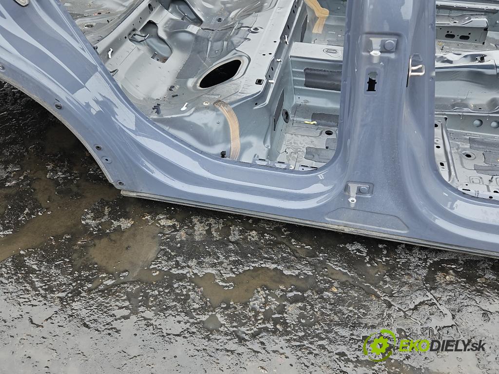 Cupra Formentor 20- 1.5 TSI 150 hp automatic 110 kW 1498 cm3 5- práh pravý  (Karoserie ostatní)