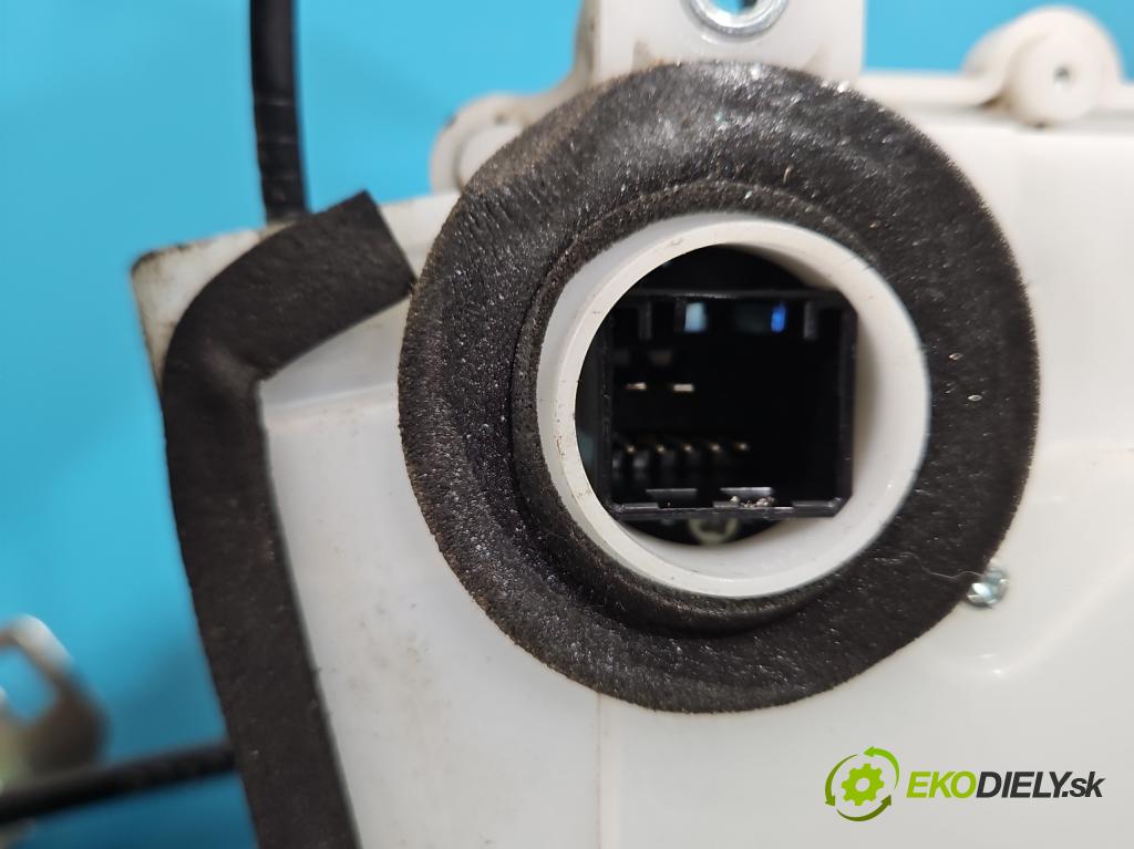 Honda Jazz III 2008-2014 1.3 16V 99 hp automatic 73 kW 1339 cm3 5- zámek přední levý