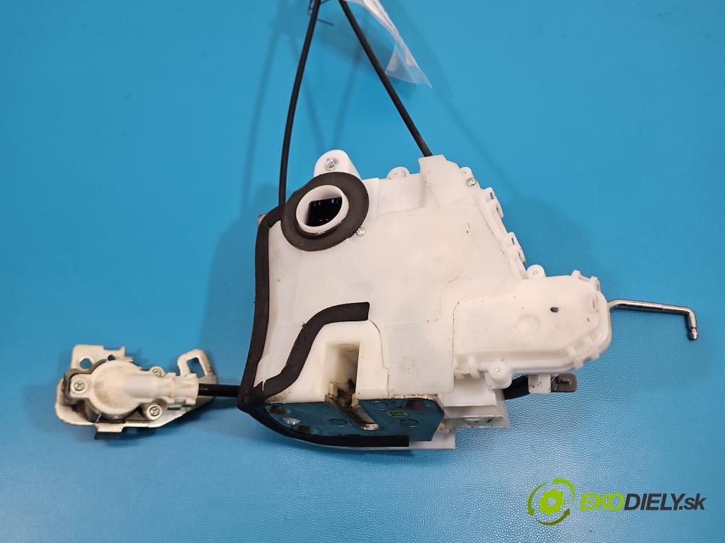 Honda Jazz III 2008-2014 1.3 16V 99 hp automatic 73 kW 1339 cm3 5- zámek přední levý