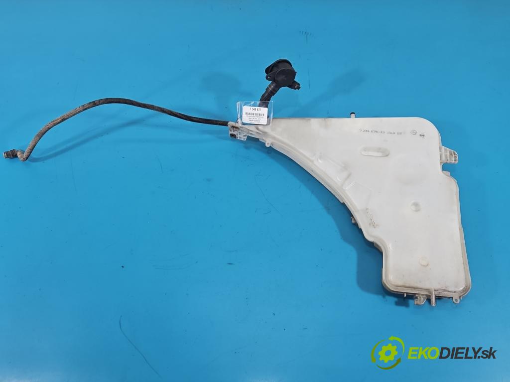 Bmw 3 F30 2011-2018 2.0d 184 hp manual 135 kW 1995 cm3 5- nádržka tekutina: ostřikovačů 7241675-13