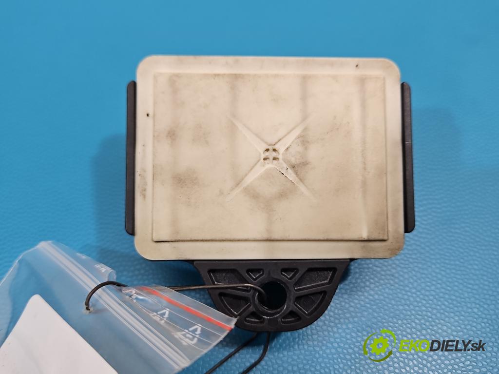 Bmw 3 F30 2011-2018 2.0d 184hp manual 135 kW 1995 cm3 5- Relé: svíčky: zařicích: 8570087 (Relé)