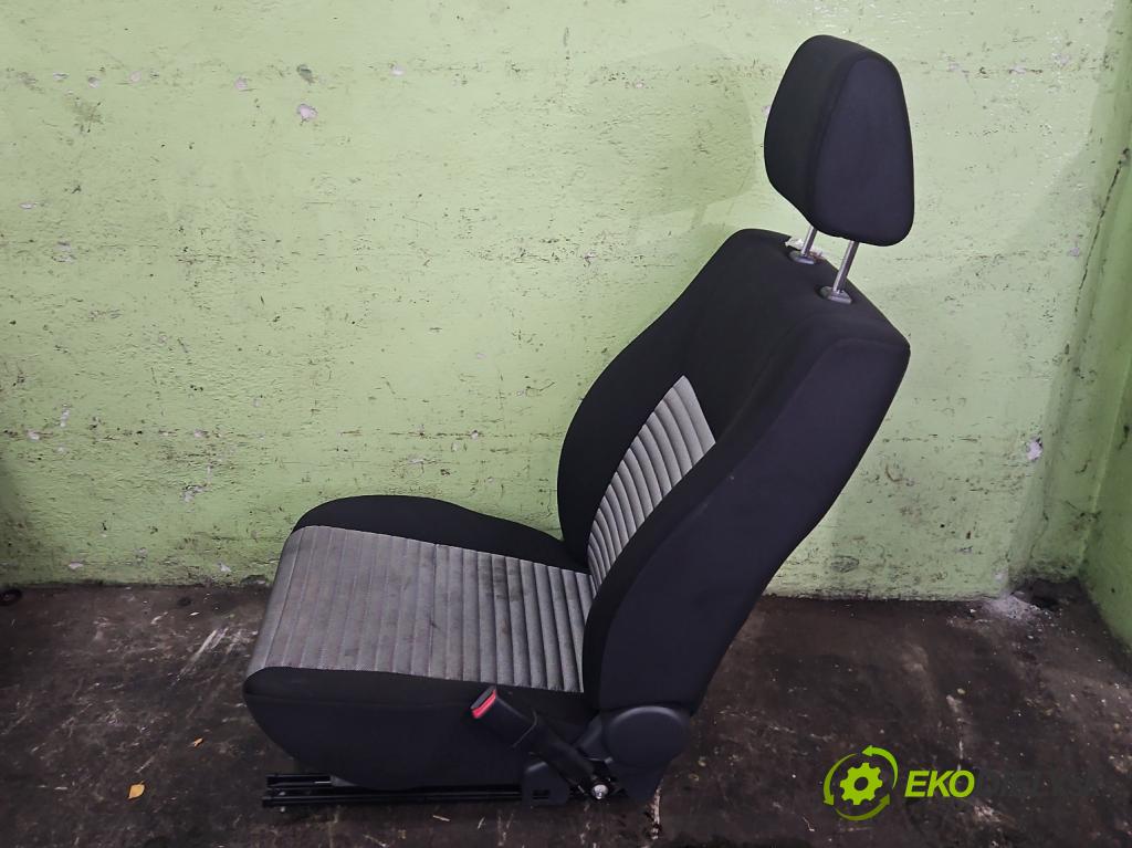 Suzuki SX4 I 2006-2014 1.6 16v 120 HP manual 88 kW 1586 cm3 5- Sedačka pravý  (Sedadlo)