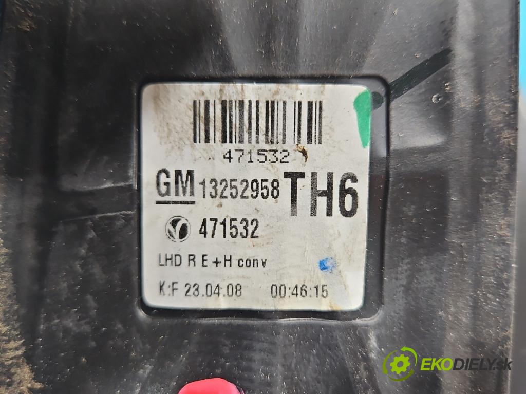 Opel Zafira B 2005-2014 1.8 16V 140 HP manual 103 kW 1796 cm3 5- zrkadlo pravé 13252958 (Kľučka dverí ostatné)