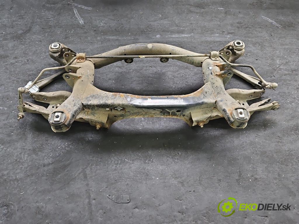 Bmw 3 F30 2011-2018 2.0d 184hp manual 135 kW 1995 cm3 5- zadna výstuha  (Výstuha zadná)