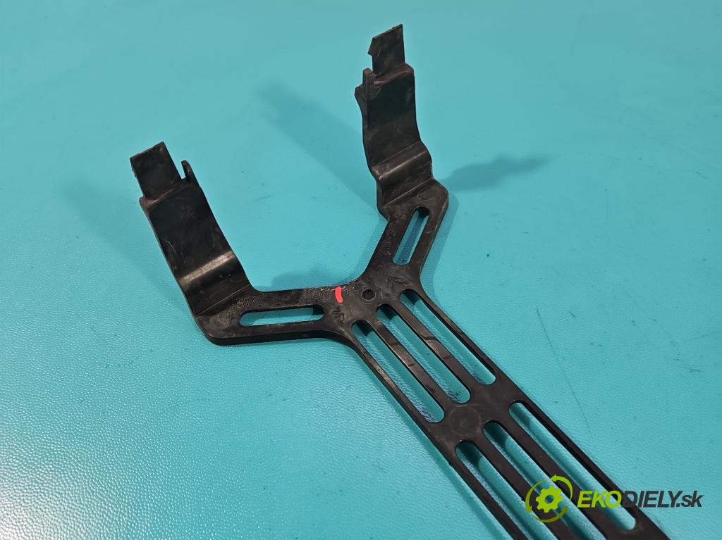 Peugeot 508 II 2018- 1.5 hdi 131 HP manual 96 kW 1499 cm3 5- Upevnenie: 9805328380