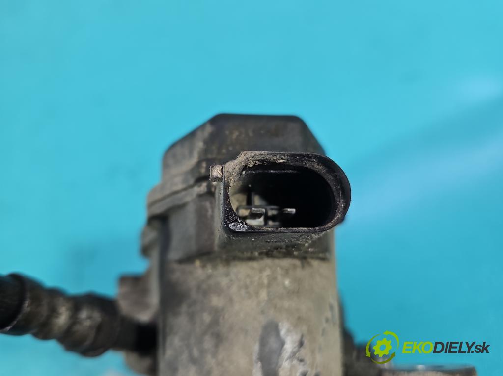 Audi A6 C7 2011-2018 2.0 TFSI 179KM automatic 132 kW 1984 cm3 4- brzdič zadné pravý  (Kľučka dverí ostatné)