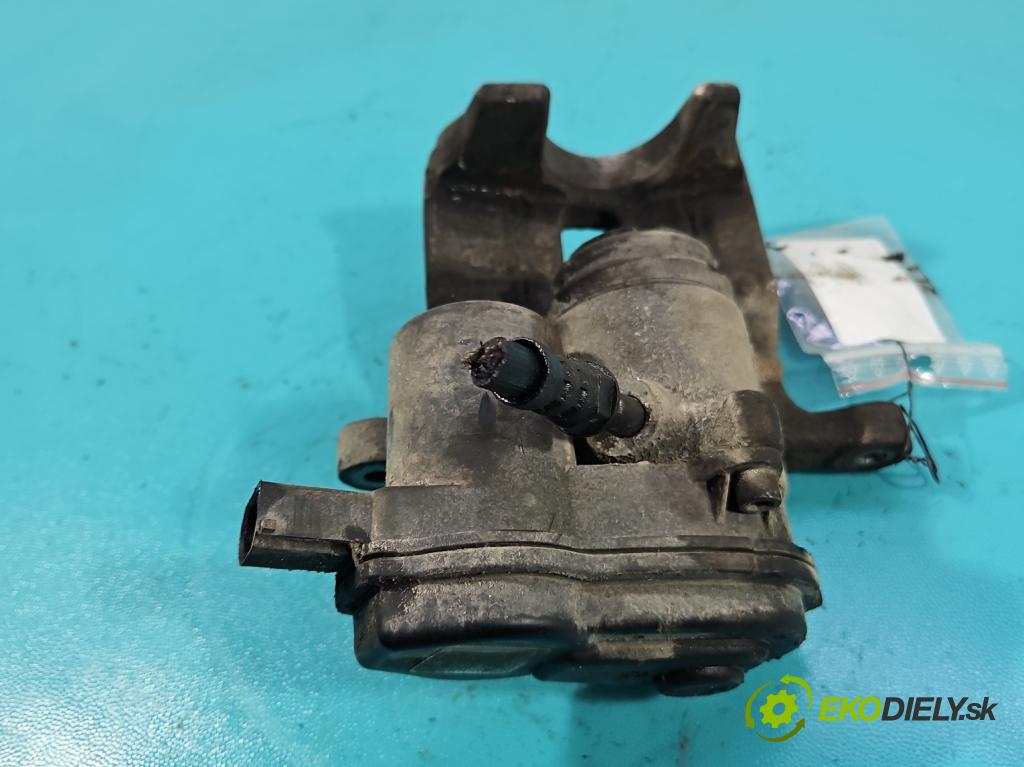 Audi A6 C7 2011-2018 2.0 TFSI 179KM automatic 132 kW 1984 cm3 4- brzdič zadné pravý  (Kľučka dverí ostatné)