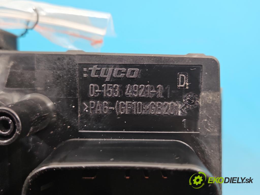 Opel Astra III 2004-2014 1.6 16V 105 hp manual 77 kW 1598 cm3 5- skříňka pojistková 13206751 (Pojistková skříňka)