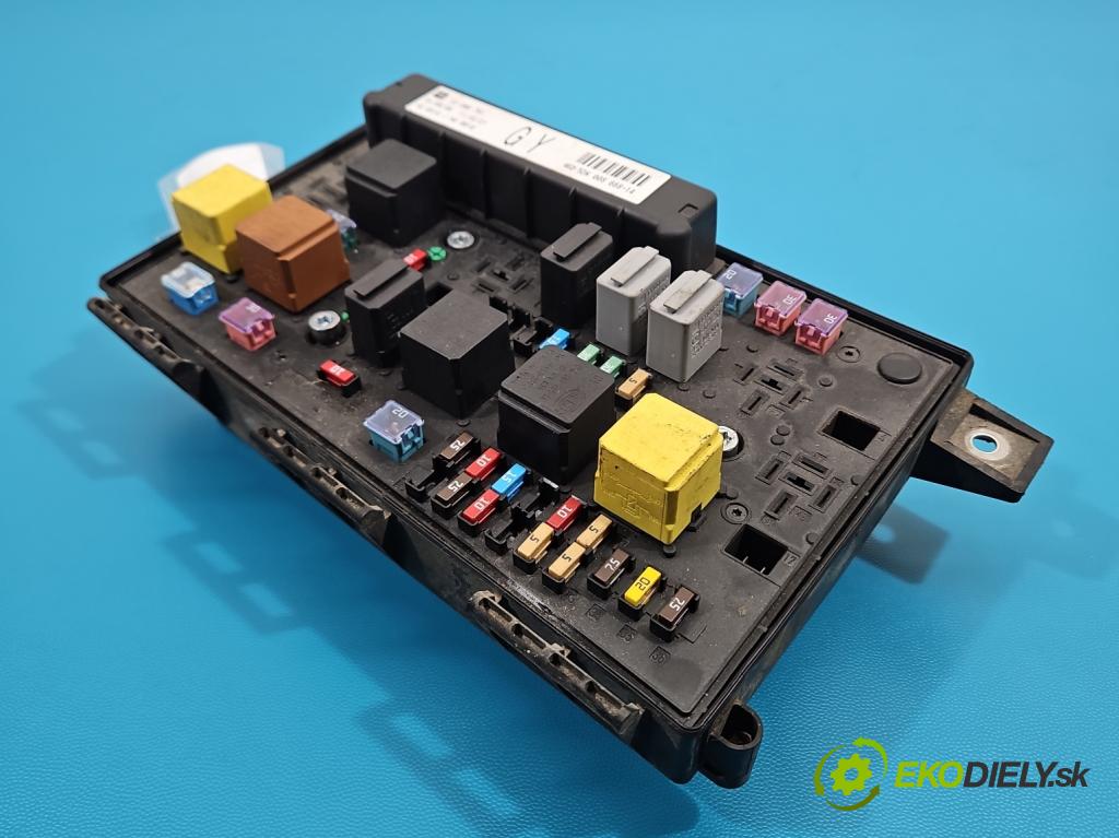 Opel Astra III 2004-2014 1.6 16V 105 hp manual 77 kW 1598 cm3 5- skříňka pojistková 13206751 (Pojistková skříňka)