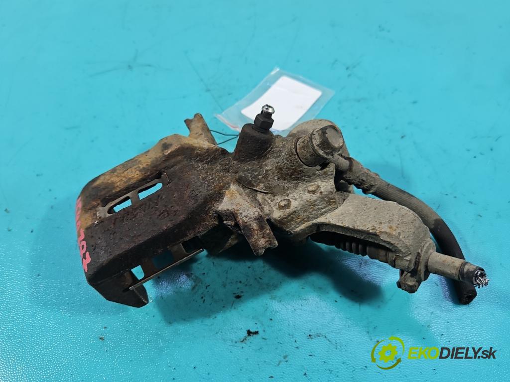 Suzuki SX4 I 2006-2014 1.6 16v 120 hp manual 88 kW 1586 cm3 5- brzdič zadní pravý  (Klika dveří ostatní)