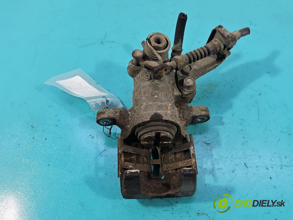 Suzuki SX4 I 2006-2014 1.6 16v 120 hp manual 88 kW 1586 cm3 5- brzdič zadní levý  (Klika dveří ostatní)