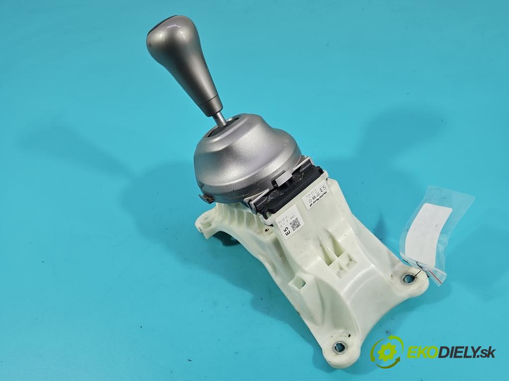 Honda Jazz III 2008-2014 1.3 16V 99 HP automatic 73 kW 1339 cm3 5- Páka: Změny: stupeň,rýchlosť  (Rýchlostná páka (kulisa))