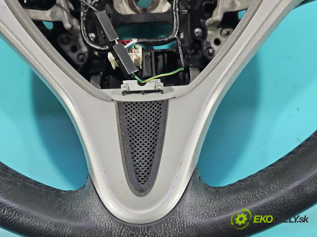 Honda Jazz III 2008-2014 1.3 16V 99 HP automatic 73 kW 1339 cm3 5- volant  (Volant)