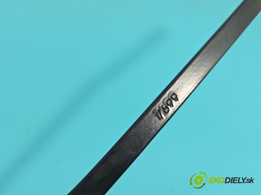 Honda Jazz III 2008-2014 1.3 16V 99 hp automatic 73 kW 1339 cm3 5- rameno stěrače přední komplet