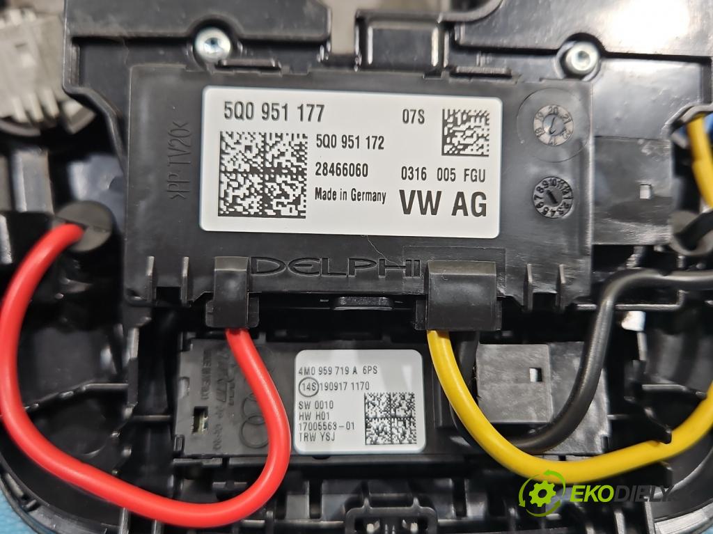 Audi A4 B9 2015-2024 2.0 TFSI 252KM automatic 185 kW 1984 cm3 4- svetlo / reflektor interiéra 8W0947135CJ