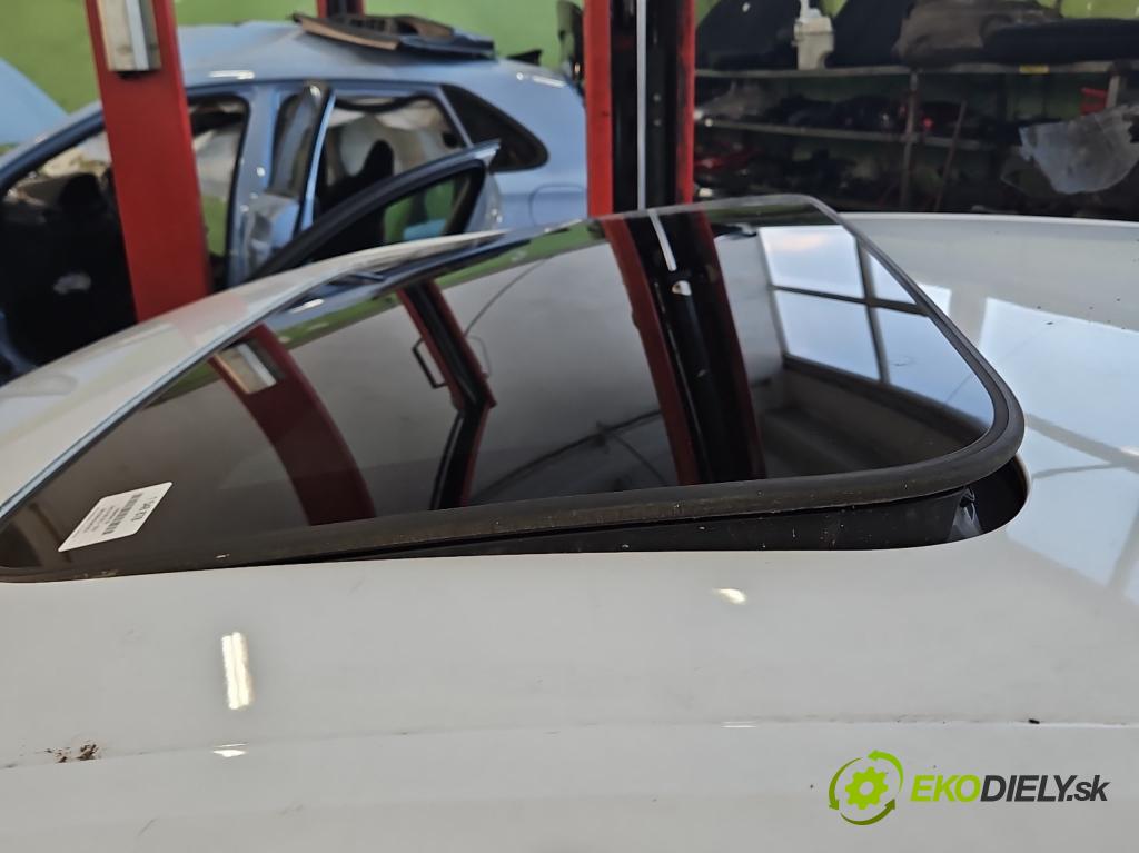 Audi A4 B9 2015-2024 2.0 TFSI 252KM automatic 185 kW 1984 cm3 4- Střešní okno: 8W5877041B (Sklo karosérie)