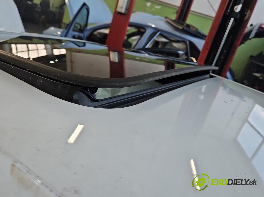 Audi A4 B9 2015-2024 2.0 TFSI 252KM automatic 185 kW 1984 cm3 4- Střešní okno: 8W5877041B (Sklo karosérie)