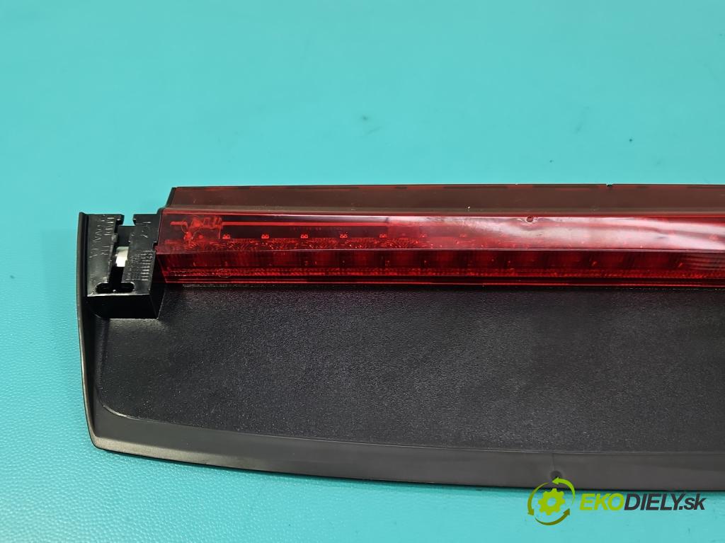 Audi A4 B9 2015-2024 2.0 TFSI 252KM automatic 185 kW 1984 cm3 4- světlo: 8W5945097