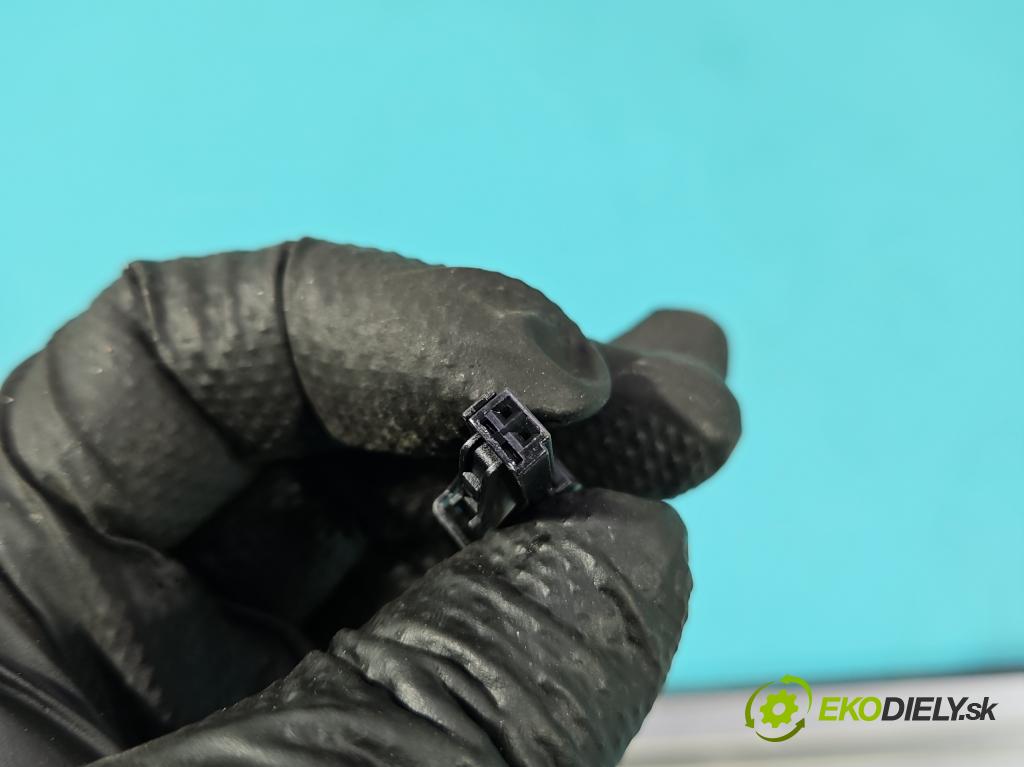 Audi A4 B9 2015-2024 2.0 TFSI 252KM automatic 185 kW 1984 cm3 4- lišta ozdobná vnitŕní: 8W0947417A