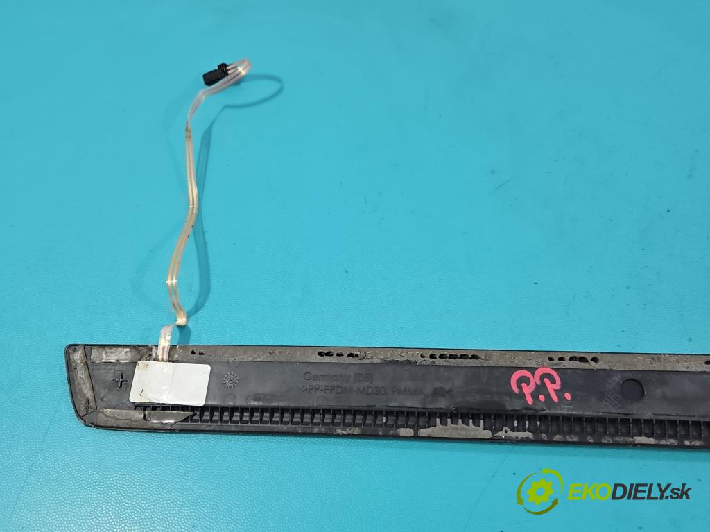 Audi A4 B9 2015-2024 2.0 TFSI 252KM automatic 185 kW 1984 cm3 4- lišta ozdobná vnitŕní: 8W0947418A