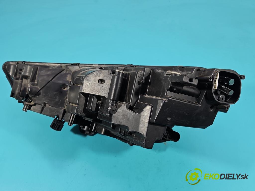 Audi A4 B9 2015-2024 2.0 TFSI 252KM automatic 185 kW 1984 cm3 4- Reflektor: pravý 030129623200 (Svetlo predné pravé)