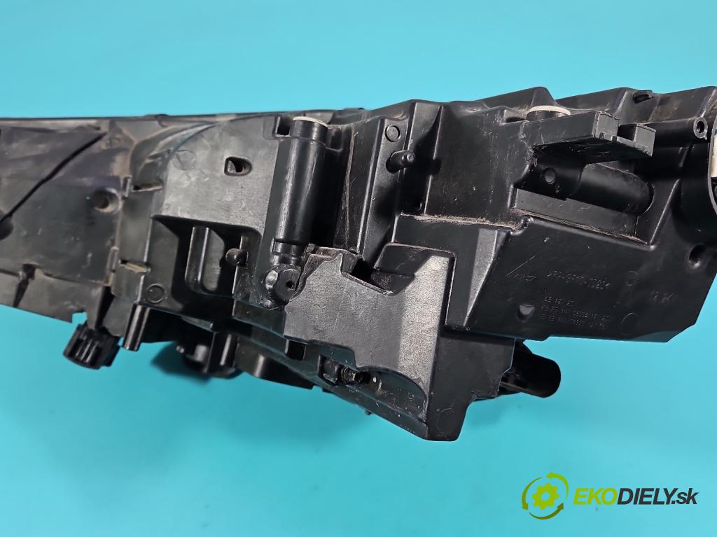 Audi A4 B9 2015-2024 2.0 TFSI 252KM automatic 185 kW 1984 cm3 4- Reflektor: pravý 030129623200 (Svetlo predné pravé)