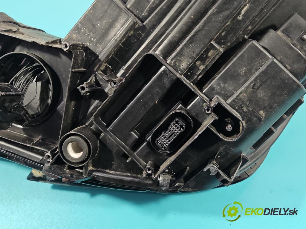 Audi A4 B9 2015-2024 2.0 TFSI 252KM automatic 185 kW 1984 cm3 4- Reflektor: pravý 030129623200 (Svetlo predné pravé)