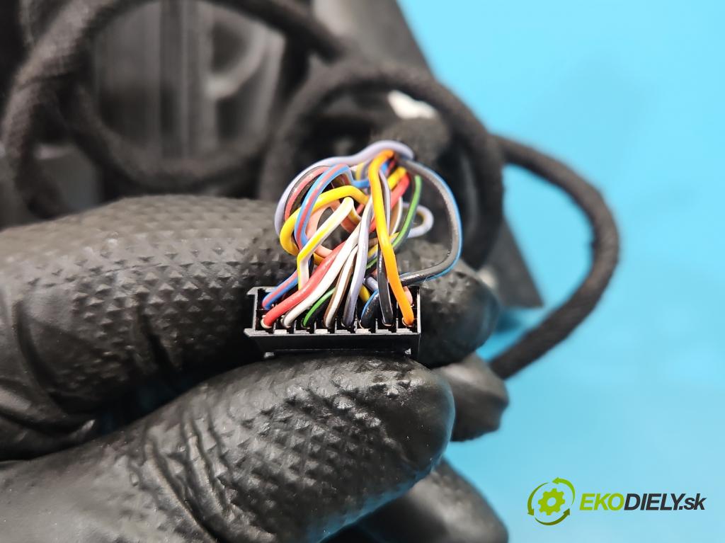 Skoda Superb III 2015-2024 2.0 tdi 150 HP automatic 110 kW 1968 cm3 5- zrkadlo ľavé  (Kľučka dverí ostatné)