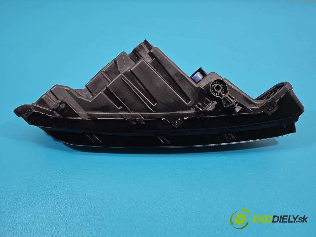 Skoda Superb III 2015-2024 2.0 tdi 150 hp automatic 110 kW 1968 cm3 5- Halogen levý 3V0941699B (Klika dveří ostatní)