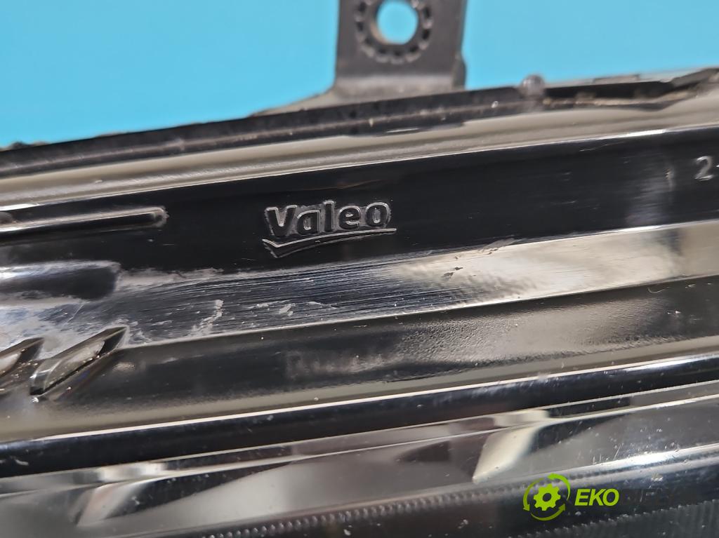 Skoda Superb III 2015-2024 2.0 tdi 150 hp automatic 110 kW 1968 cm3 5- Halogen levý 3V0941699B (Klika dveří ostatní)