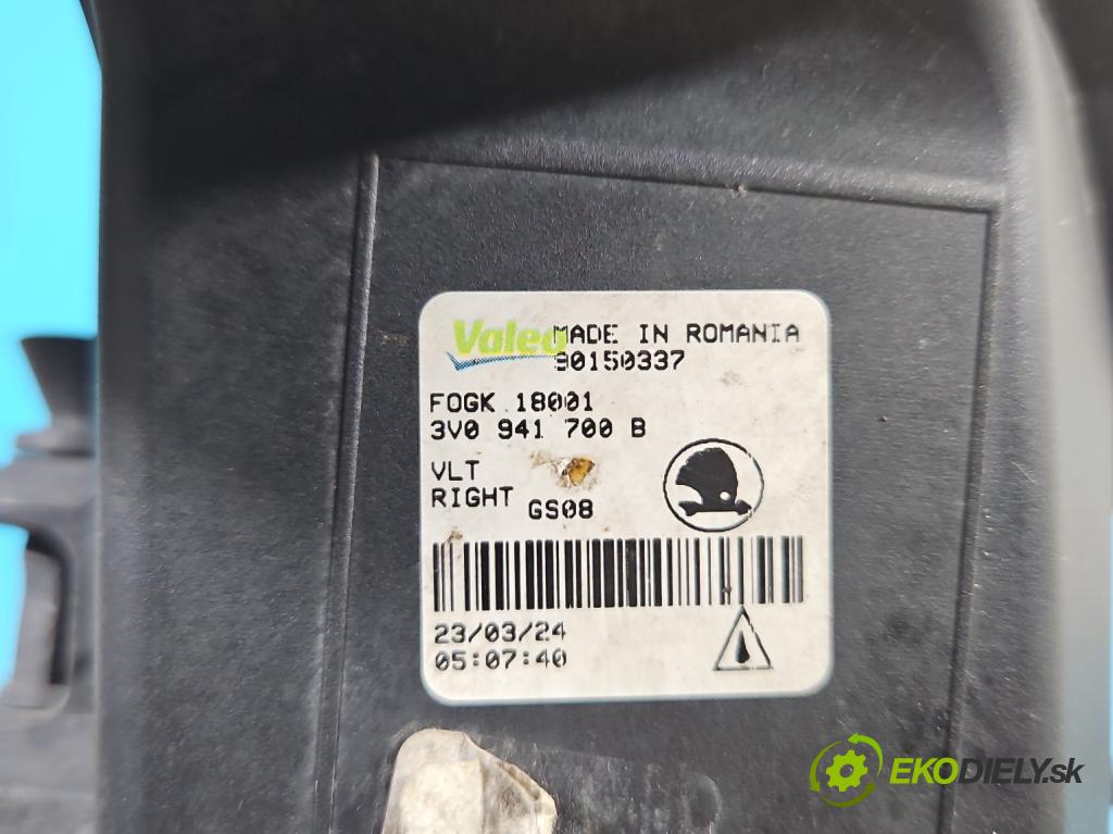 Skoda Superb III 2015-2024 2.0 tdi 150 hp automatic 110 kW 1968 cm3 5- Halogen pravý 3V0941700B (Klika dveří ostatní)