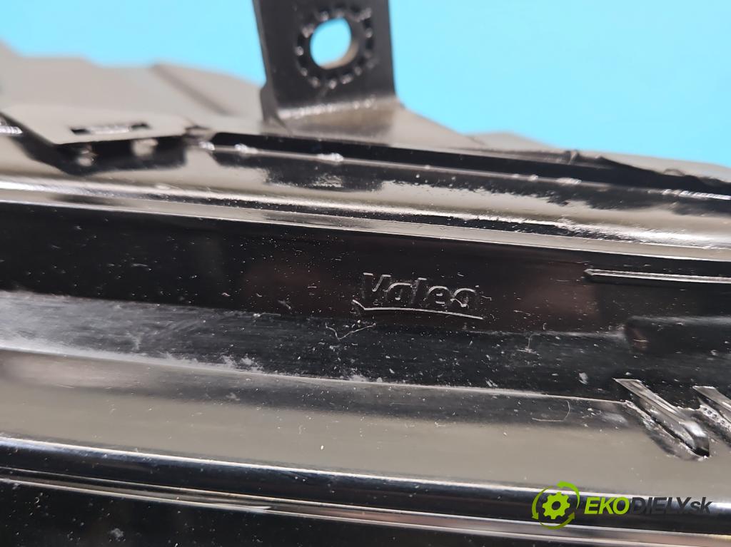 Skoda Superb III 2015-2024 2.0 tdi 150 hp automatic 110 kW 1968 cm3 5- Halogen pravý 3V0941700B (Klika dveří ostatní)