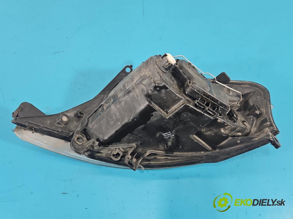 Citroen C3 I 2002-2009 1.4 8V 73 hp manual 54 kW 1360 cm3 5- světlo pravý  (Pravé přední světlo)