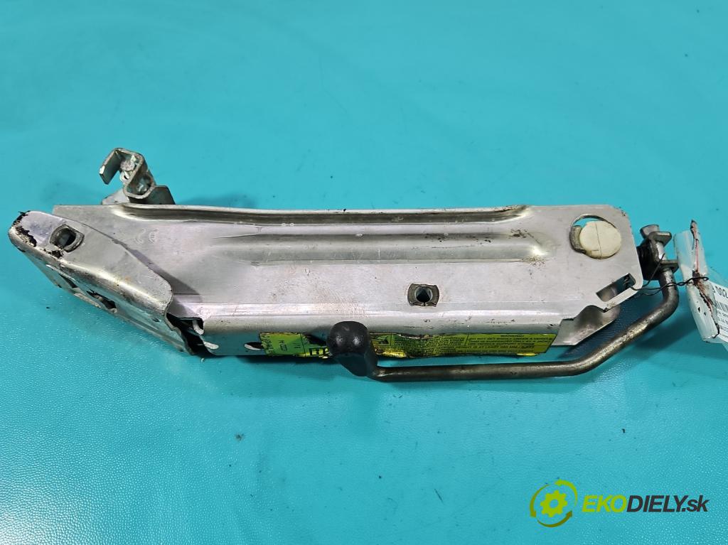 Audi A4 B6 2000-2004 1.9 tdi 131 hp manual 96 kW 1896 cm3 4- mechanismus stahování automobilový 8E0011031C