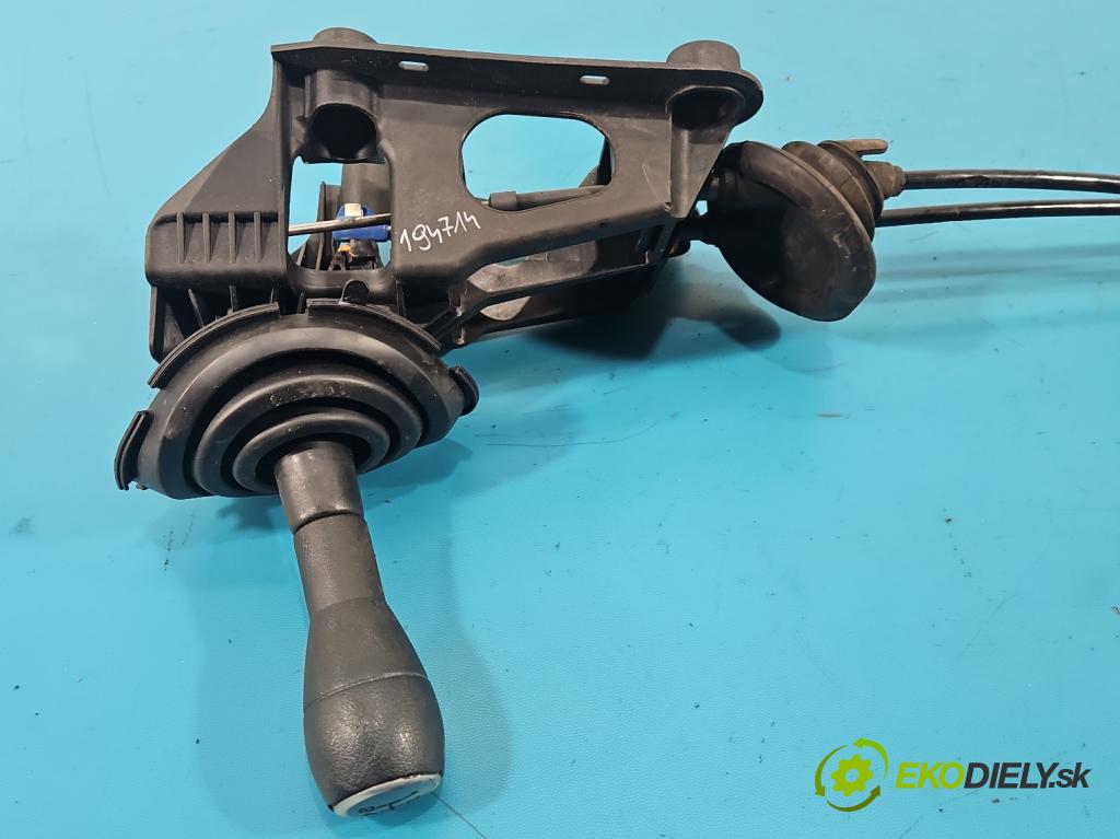 Citroen C3 I 2002-2009 1.4 8V 73 HP manual 54 kW 1360 cm3 5- Páka: Změny: stupeň,rýchlosť 9651917580 (Rýchlostná páka (kulisa))