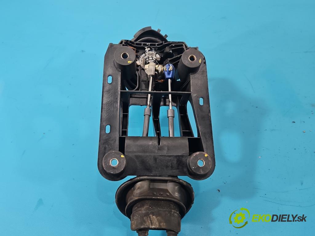 Citroen C3 I 2002-2009 1.4 8V 73 HP manual 54 kW 1360 cm3 5- Páka: Změny: stupeň,rýchlosť 9651917580 (Rýchlostná páka (kulisa))