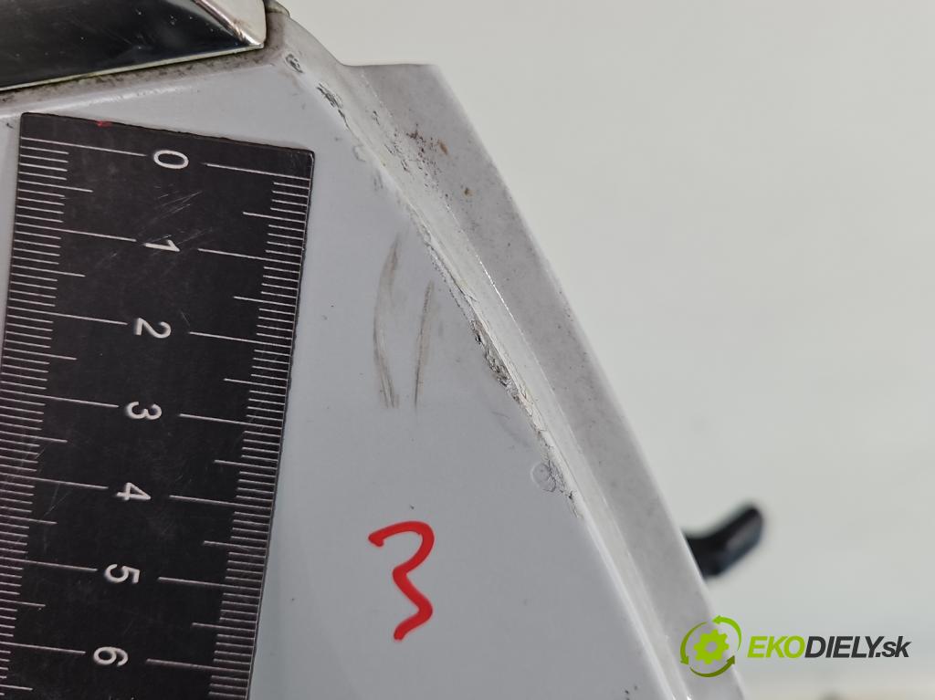 Audi A4 B9 2015-2024 2.0 TFSI 252KM automatic 185 kW 1984 cm3 4- dveře přední pravé  (Klika dveří ostatní)