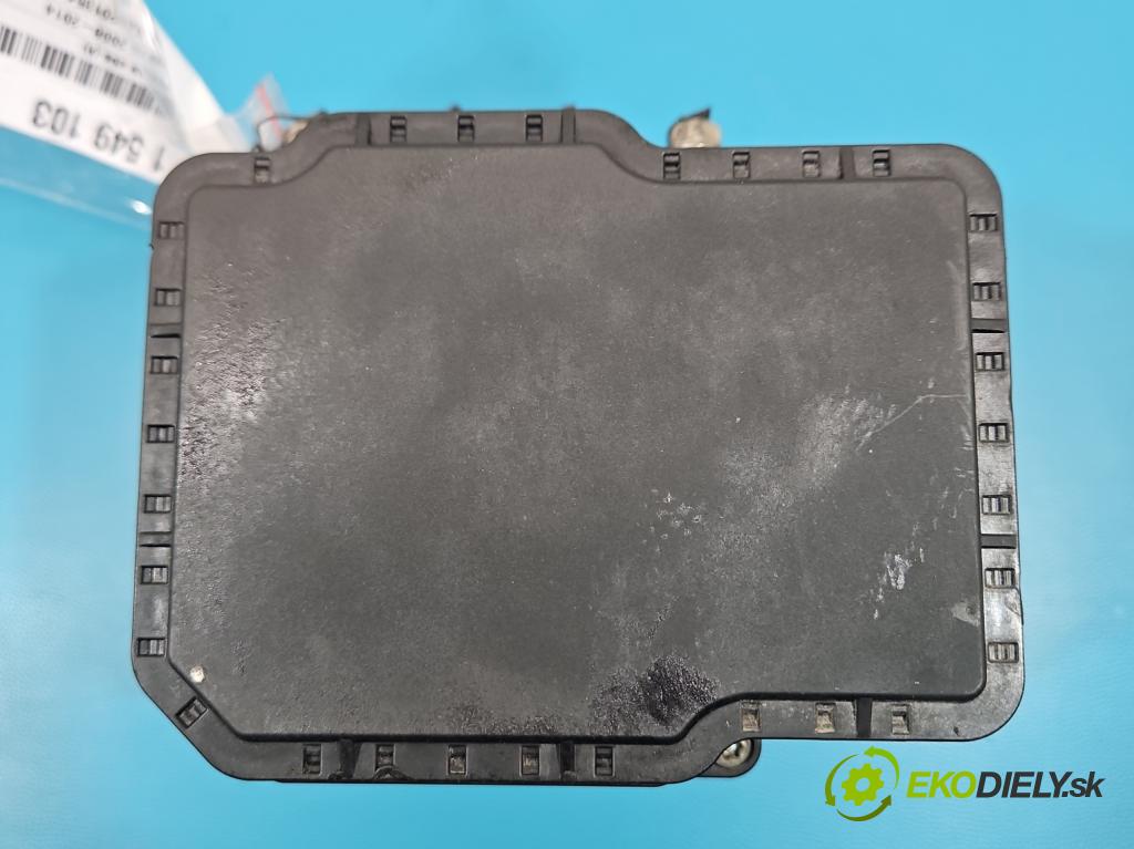 Honda Jazz III 2008-2014 1.3 16V 99 HP automatic 73 kW 1339 cm3 5- čerpadlo abs 0B11A-0188 (Pumpa ABS)