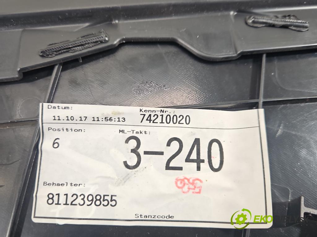 Audi A4 B9 2015-2024 2.0 TFSI 252KM automatic 185 kW 1984 cm3 4- Tapacír: dveře přední pravé 8W0867134